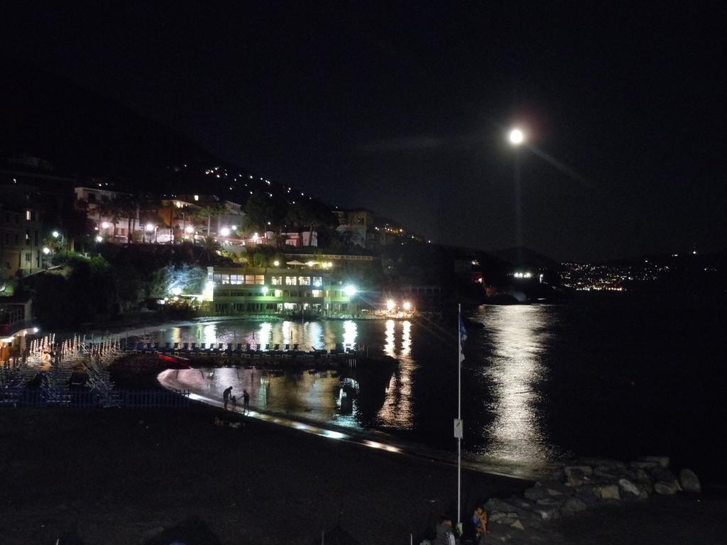 Апартаменти La Mansarda Sul Mare Больяско Екстер'єр фото